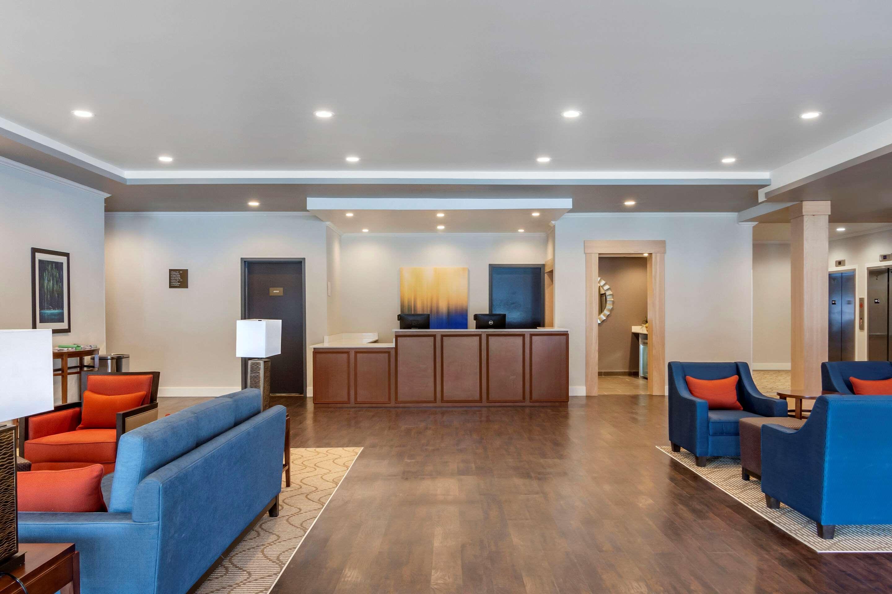 Comfort Inn & Suites バルマウント エクステリア 写真